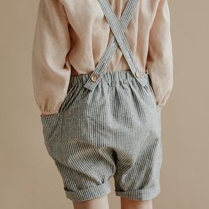 Petits Vilains Girls (unisex) size 6y-7y short overalls in pinstripe